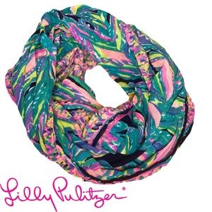 Lilly Pulitzer Circle Scarf